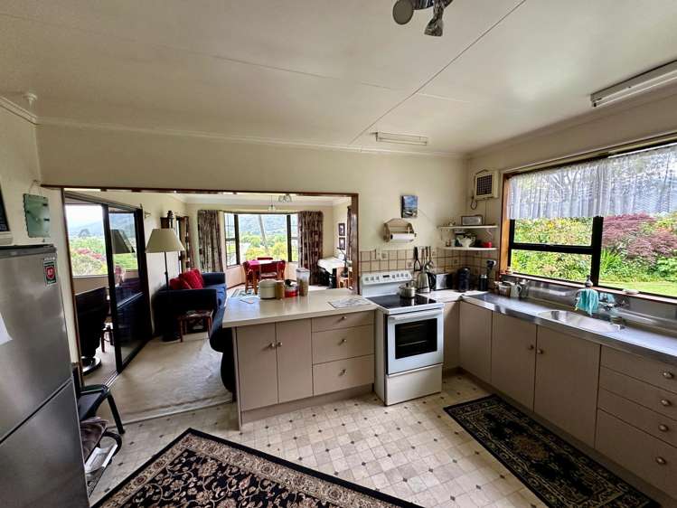 4 Arapito Road Karamea_20