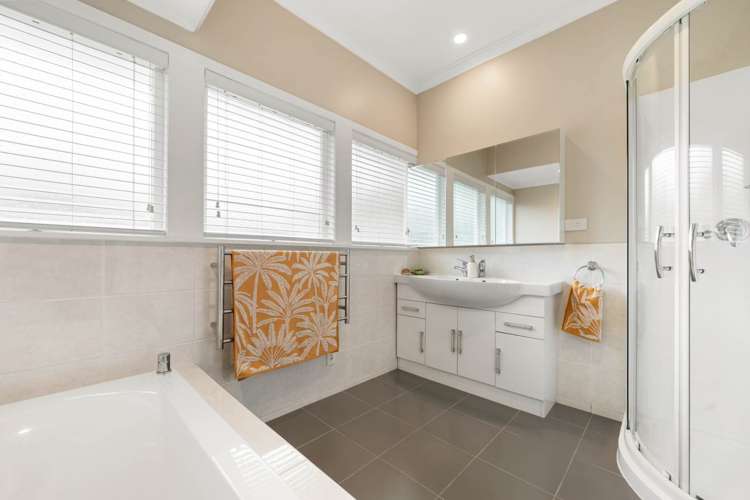 77 Point View Drive East Tamaki Heights_16