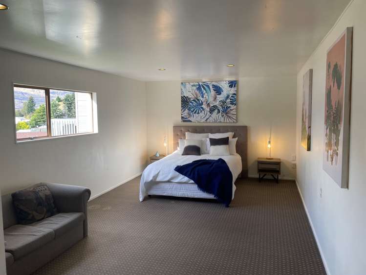 38 Avalon Crescent Fernhill/Sunshine Bay_23