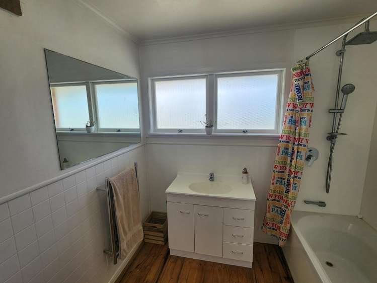 2/8 Adrienne Place 10051_5