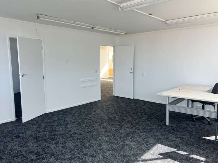 Level 1/748 Beach Road Browns Bay_2