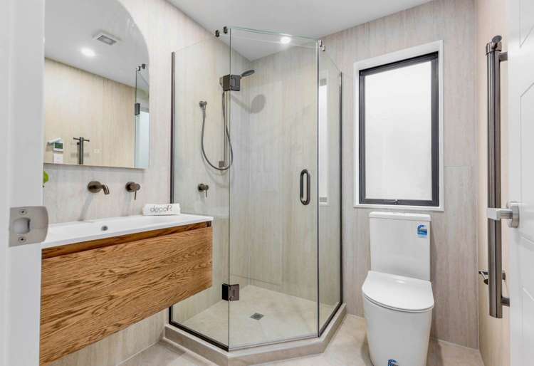 4/589A East Coast Road Browns Bay_9