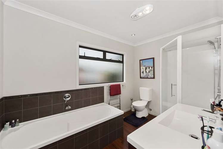 18 Sharaleigh Place Grandview Heights_17