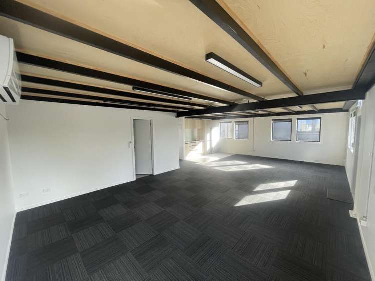 183 McLeod Road Te Atatu South_3