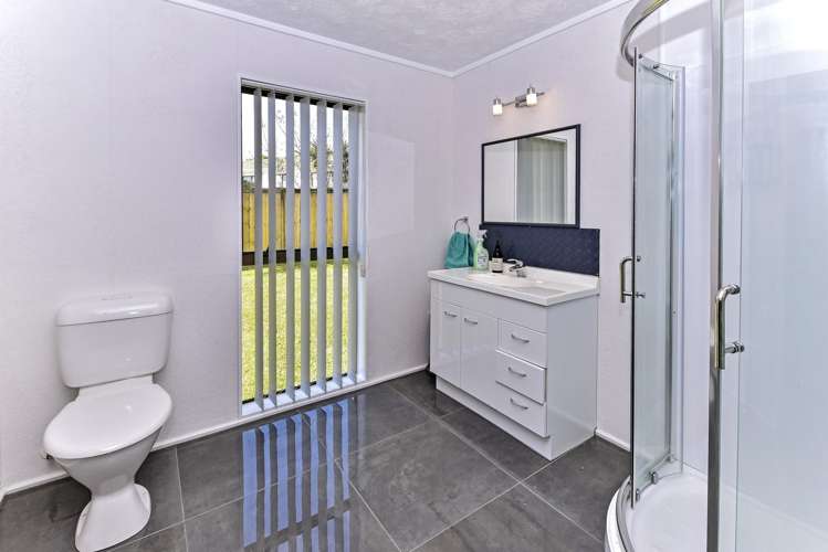 17 Gleneagles Grove Wattle Downs_7