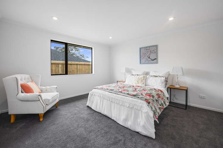 15 Lloyd Crescent Pukehangi_14