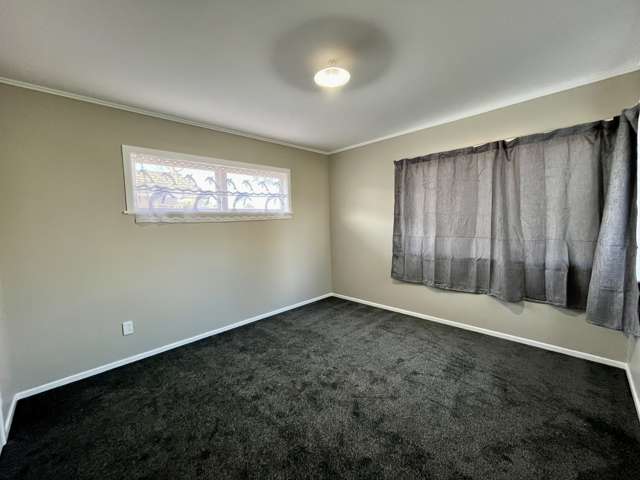 130 Robertson Road Mangere East_3