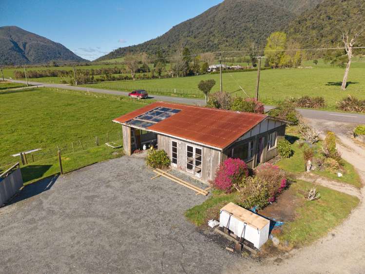 1566 Lake Brunner Road_4