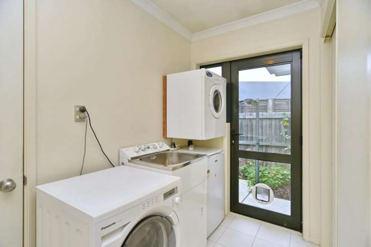 17 Cayman Close Shirley_11