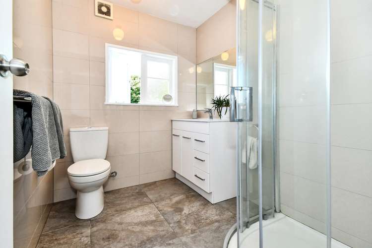 16 Olsen Avenue Hillsborough_14