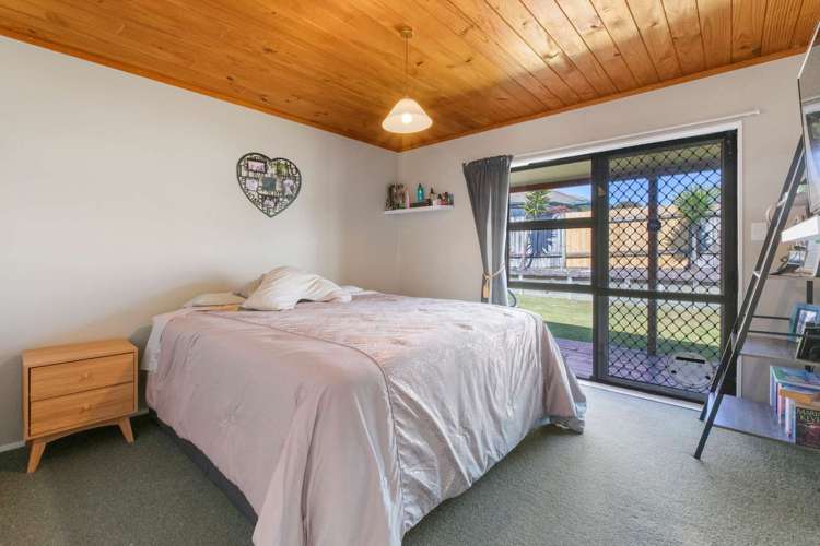 25 Goldie Street Pukehangi_12