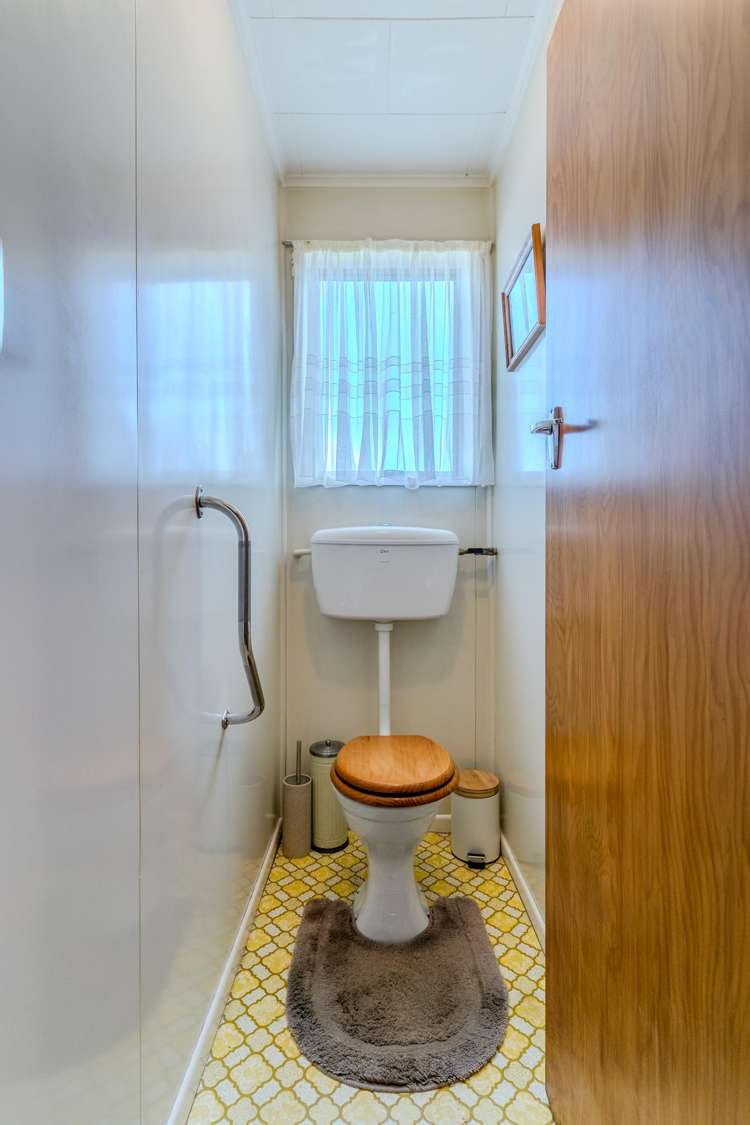 15B Baker Street Caversham_16