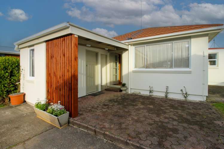 584 Rickit Road_1