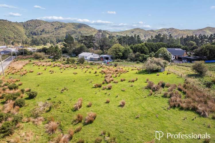 120 Upper Fitzherbert Road Wainuiomata_17