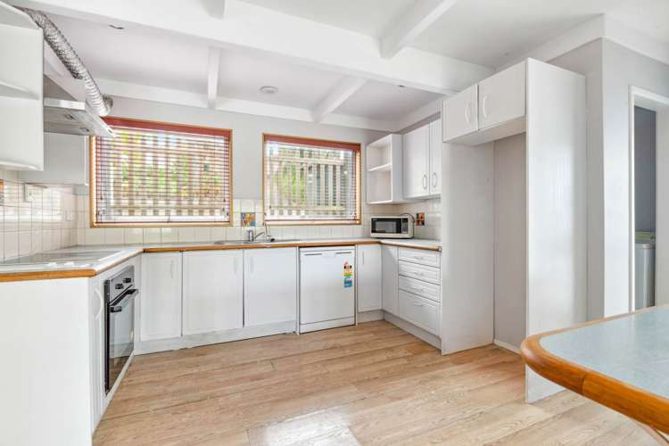 33 Meadowvale Avenue Forrest Hill_4