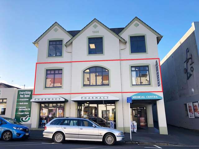 Sunny Office Suite/Medical Rooms 120m2