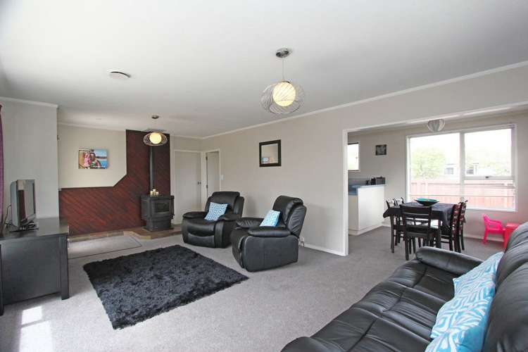 60 Oakley Crescent Hornby_1