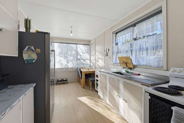 347 Warspite Avenue Waitangirua_4