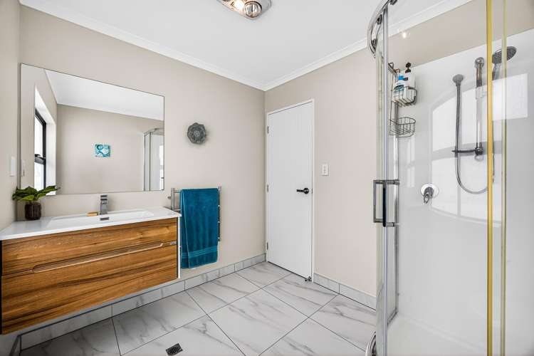 2 Lumbarda Drive Kumeu_6