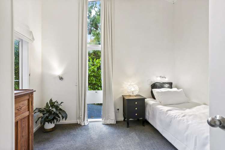 257 Golf Road Titirangi_16