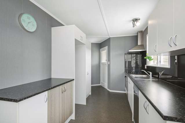 7 Kentucky Street Totara Park_2