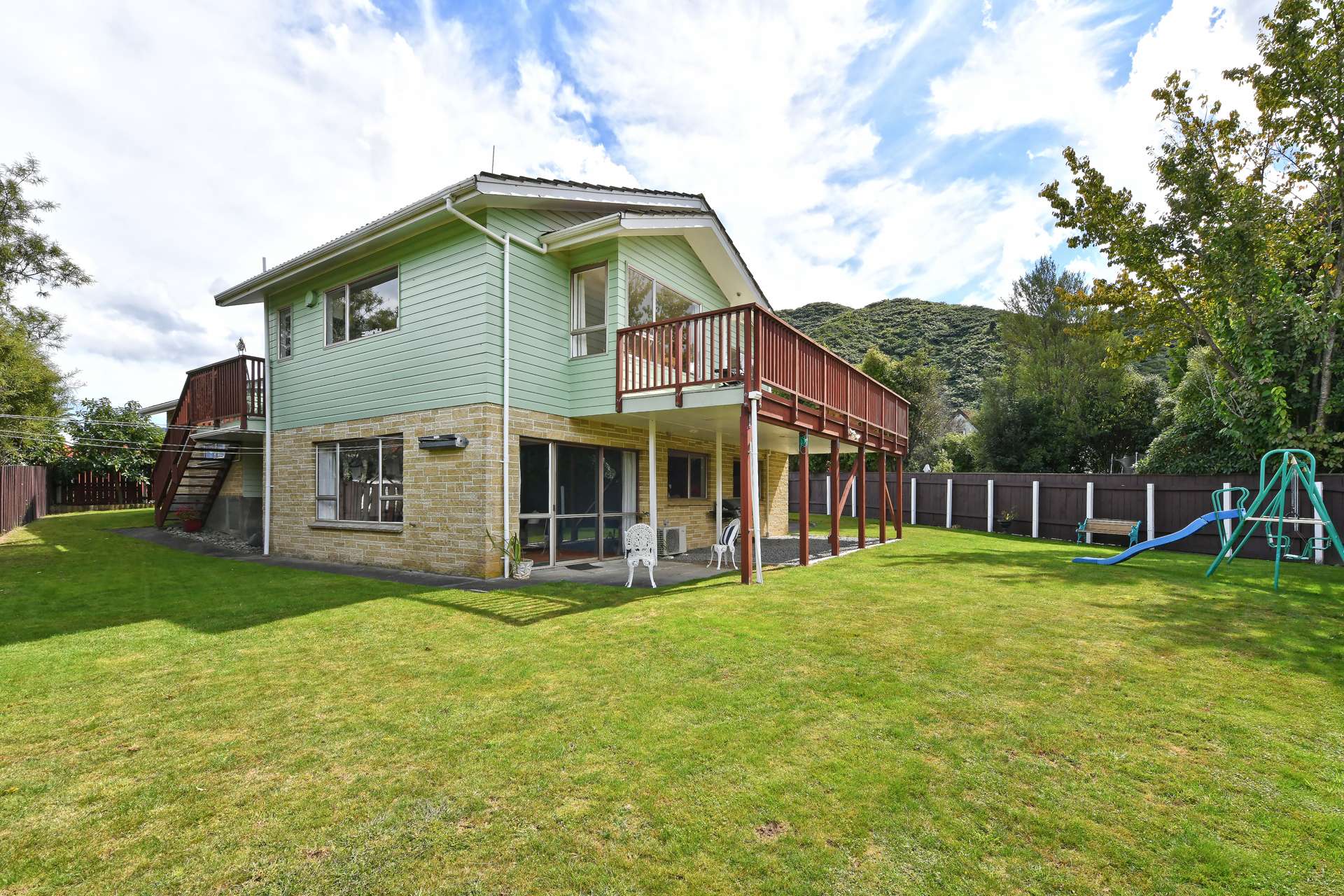 54a Larchmont Grove Totara Park_0