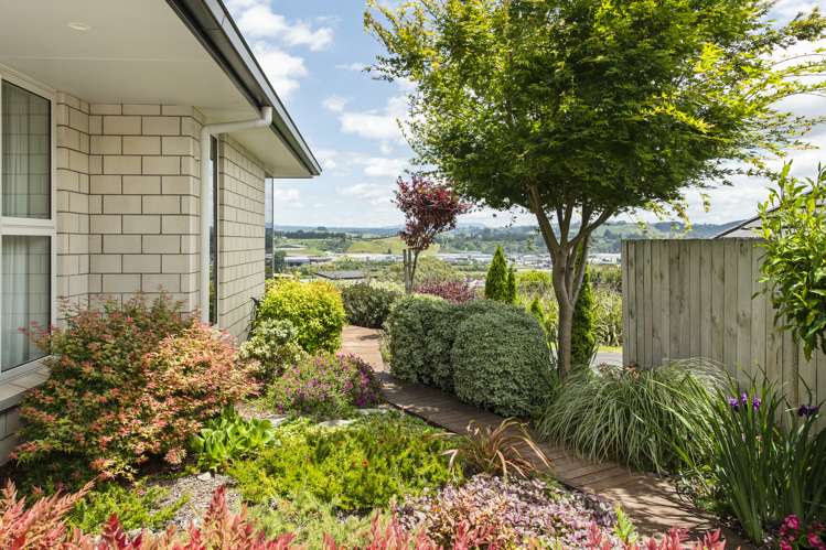 30 Broadwater Close Pyes Pa_16