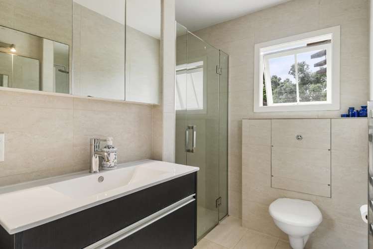 2/14 Sanders Avenue Takapuna_24