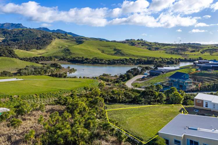 9 Waipatukahu Lane Raglan_16