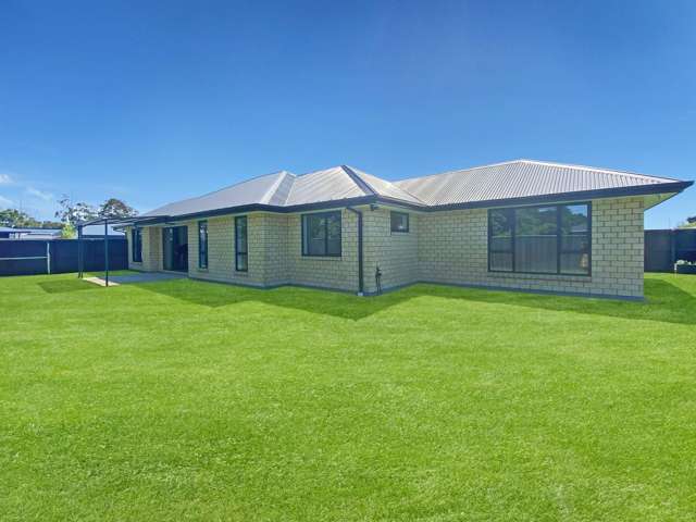 ROLLESTON - 4 BEDROOMS, 2 BATHROOMS, 2 HEATPUMPS, DOUBLE GARAGE