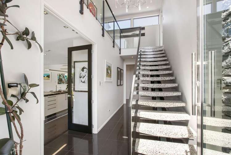 54 Office Road Merivale_1