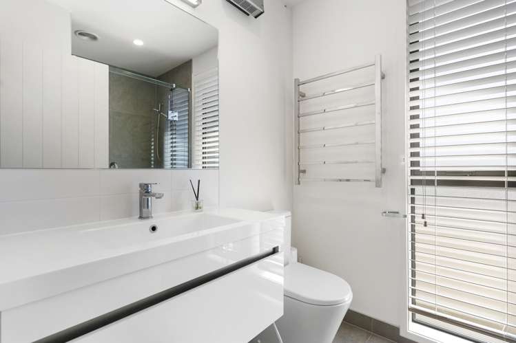 119 Ninth View Avenue Beachlands_17