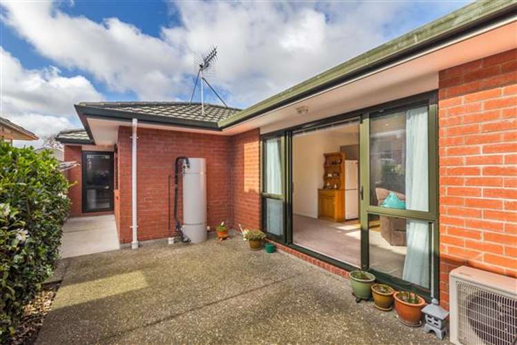 2/32 Gibbons Street Upper Hutt_9