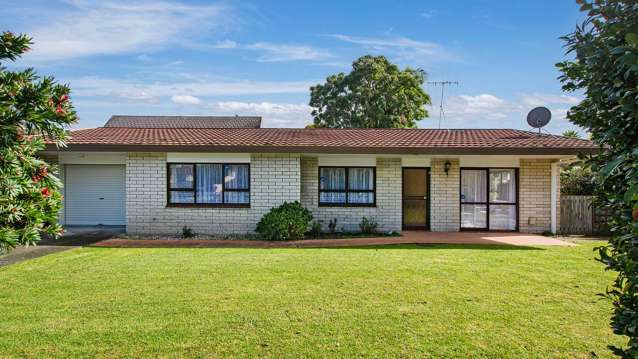 Sunny & Tidy  3 bedroom home in desirable area