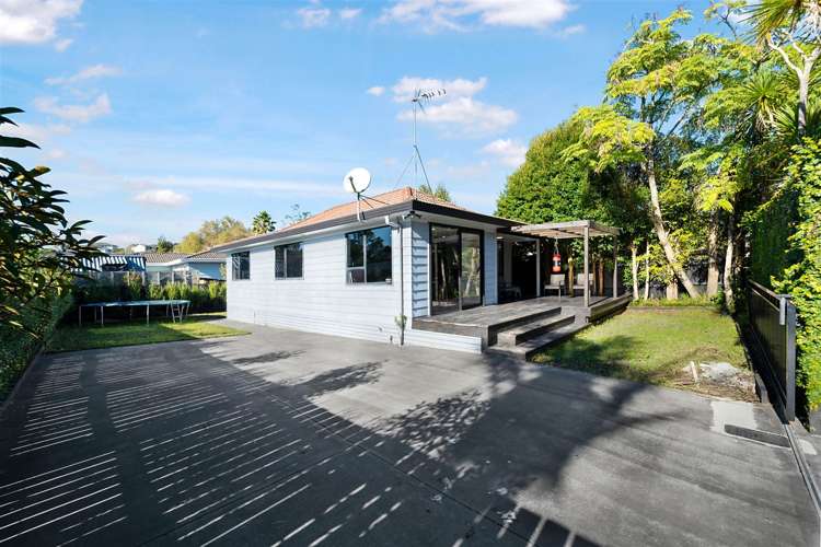 174 Solar Road Glen Eden_17