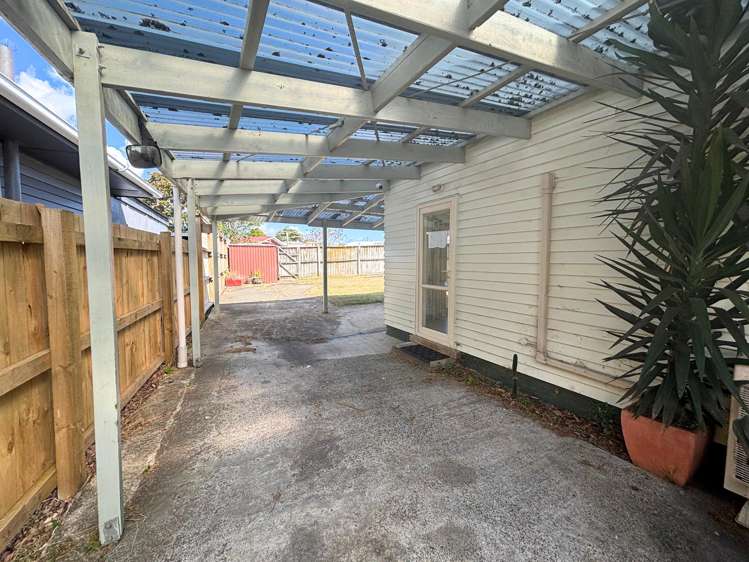 18 Stokes Avenue Te Atatu Peninsula_16