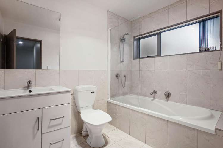 8 Vino Cina Heights Ranui_16