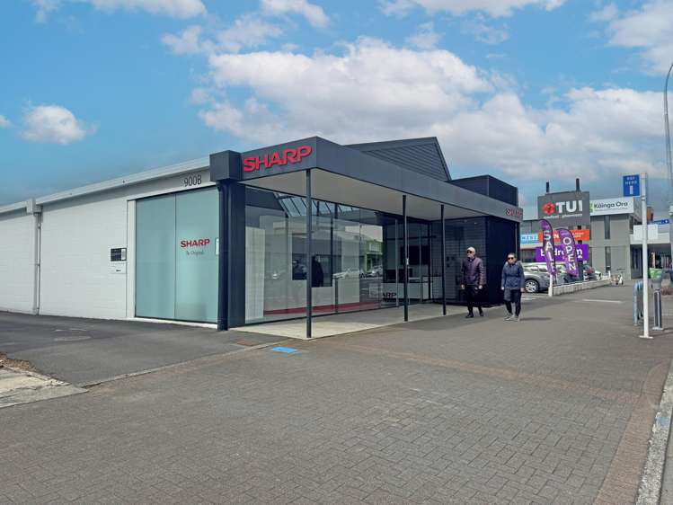 900 Victoria Street_0