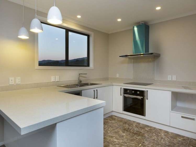 30 King Charles Drive Kingsley Heights_16