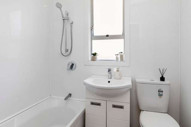 140 Main Road Wainuiomata_1