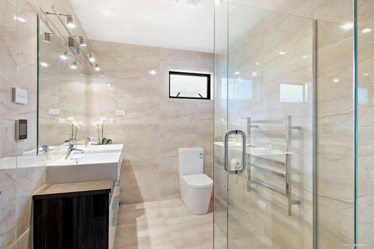 57 Bernard Magnus Lane Greenhithe_11