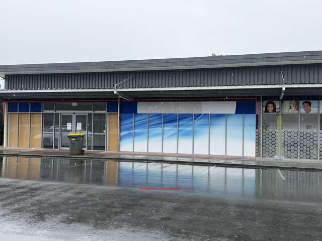 Versatile retail on Great South Road, Takanini