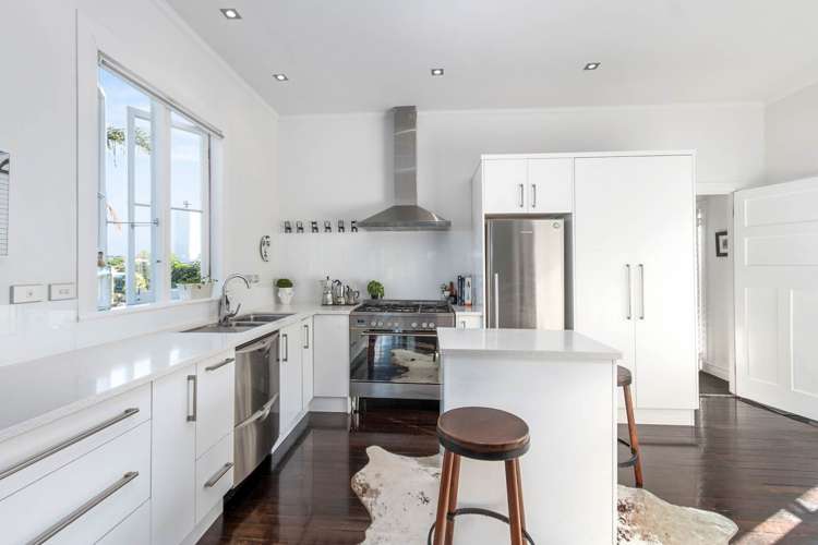 71 Beach Road Mellons Bay_37