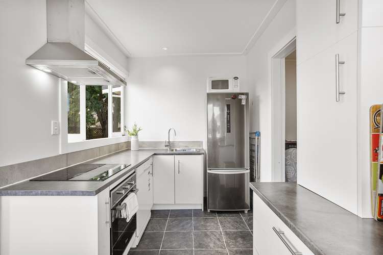 17 Preston Avenue Mount Albert_6