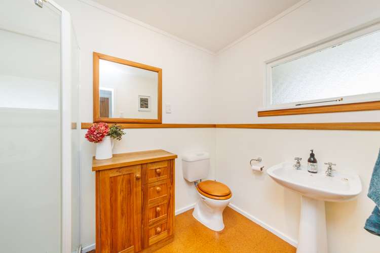 828 Colyton Road Bunnythorpe_22