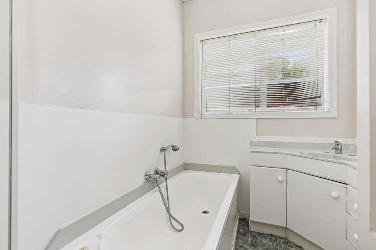 52 Main Road Titahi Bay_9