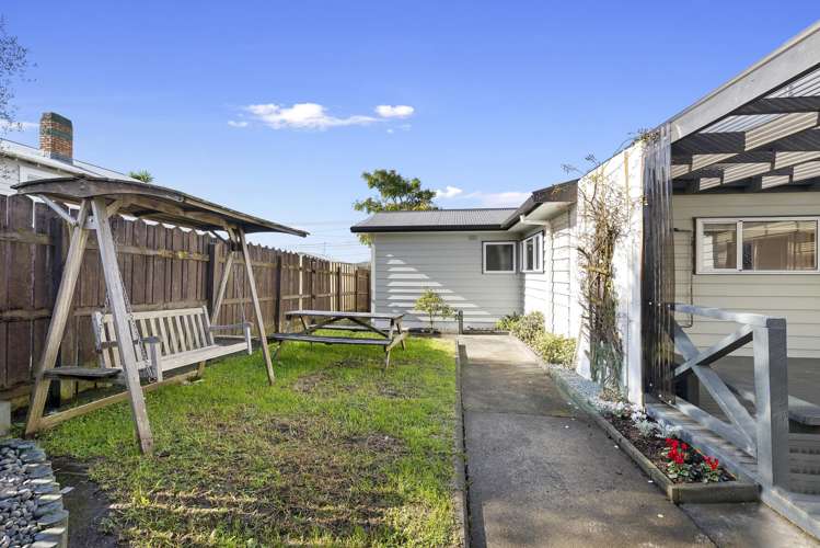 7 Karaka Street New Lynn_17