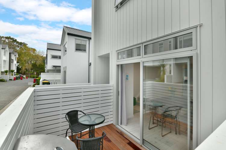 8 Watermill Lane Silverdale_9