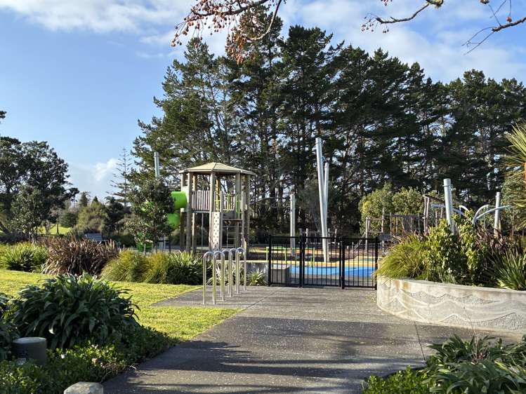 1 STELLA DRIVE Clarks Beach_26