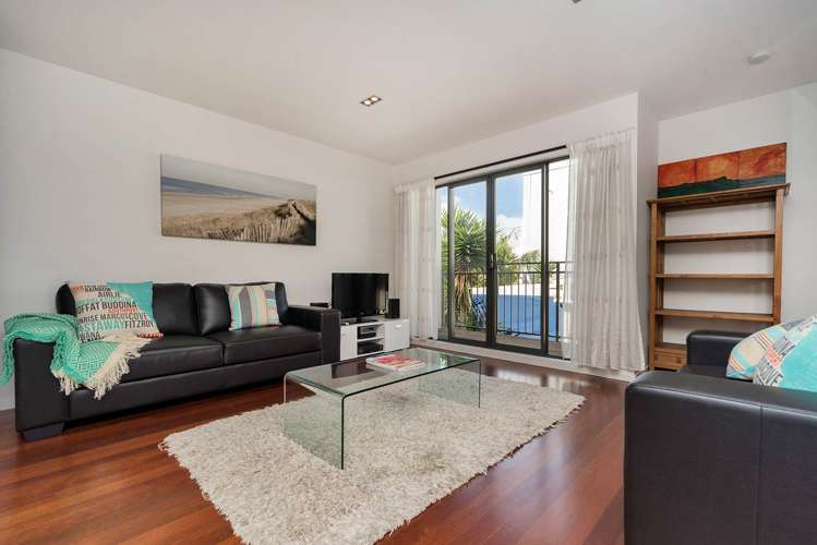 2/34 Ireland Street_2